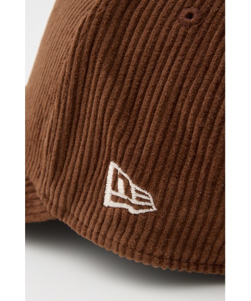 rienda（リエンダ）の「NEW ERA｜rienda コーデュロイキャップ 秋服 冬服（キャップ・レディース・ダークブラウン・FREE）」の2枚目の写真