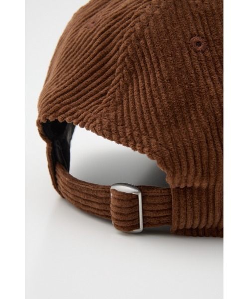 rienda（リエンダ）の「NEW ERA｜rienda コーデュロイキャップ 秋服 冬服（キャップ・レディース・ダークブラウン・FREE）」の3枚目の写真