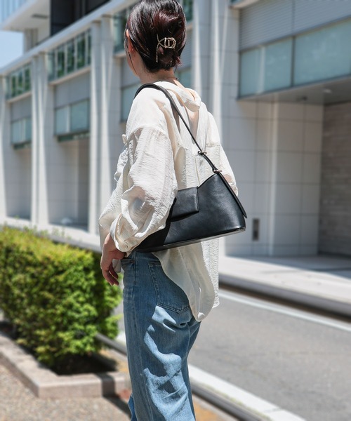 MIAN （ミアン）の「シンプルショルダーバッグ（ショルダーバッグ・レディース・ブラック/アイボリー・FREE）」の18枚目の写真