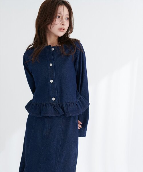 natural couture(ナチュラルクチュール)の「ノーカラーペプラムデニムジャケット(デニムジャケット・レディース・オフホワイト/ブルー/インディゴブルー・FREE)」の3枚目の写真