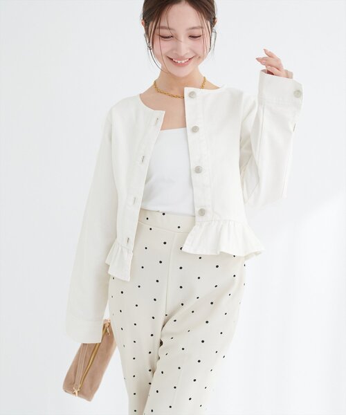 natural couture(ナチュラルクチュール)の「ノーカラーペプラムデニムジャケット(デニムジャケット・レディース・オフホワイト/ブルー/インディゴブルー・FREE)」の9枚目の写真