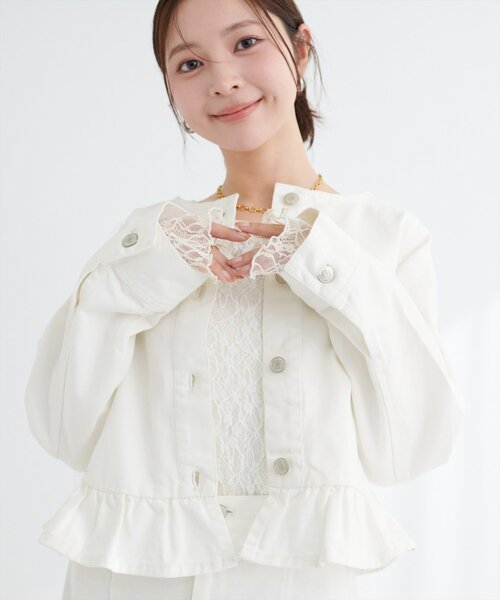 natural couture(ナチュラルクチュール)の「ノーカラーペプラムデニムジャケット(デニムジャケット・レディース・オフホワイト/ブルー/インディゴブルー・FREE)」の12枚目の写真