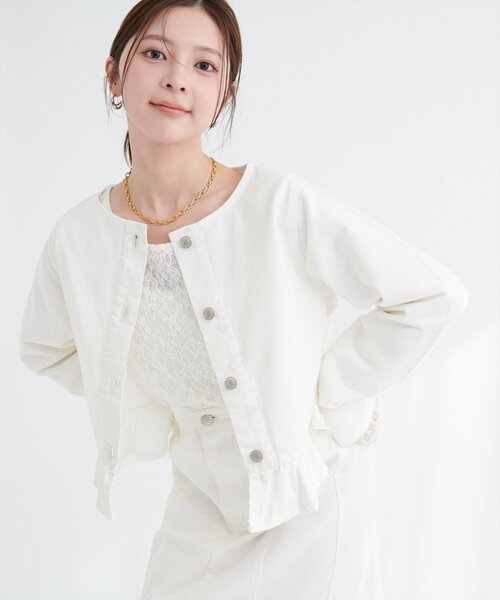 natural couture(ナチュラルクチュール)の「ノーカラーペプラムデニムジャケット(デニムジャケット・レディース・オフホワイト/ブルー/インディゴブルー・FREE)」の13枚目の写真