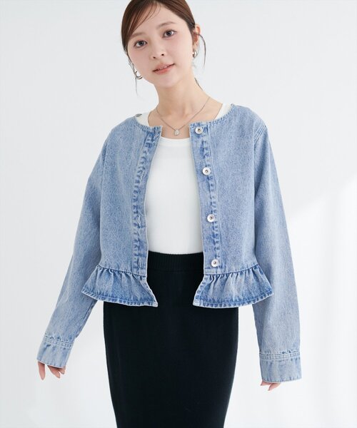 natural couture(ナチュラルクチュール)の「ノーカラーペプラムデニムジャケット(デニムジャケット・レディース・オフホワイト/ブルー/インディゴブルー・FREE)」の20枚目の写真