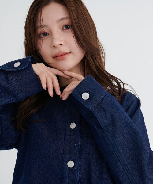 natural couture(ナチュラルクチュール)の「ノーカラーペプラムデニムジャケット(デニムジャケット・レディース・オフホワイト/ブルー/インディゴブルー・FREE)」の17枚目の写真