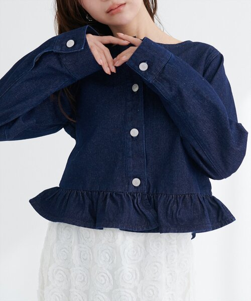 natural couture(ナチュラルクチュール)の「ノーカラーペプラムデニムジャケット(デニムジャケット・レディース・オフホワイト/ブルー/インディゴブルー・FREE)」の20枚目の写真