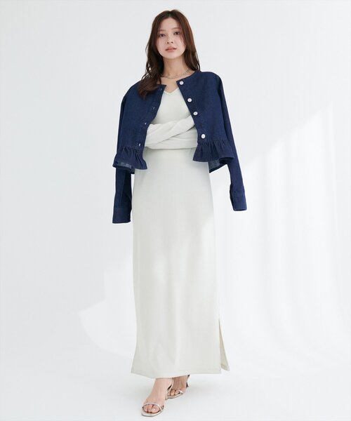 natural couture(ナチュラルクチュール)の「ノーカラーペプラムデニムジャケット(デニムジャケット・レディース・オフホワイト/ブルー/インディゴブルー・FREE)」の4枚目の写真