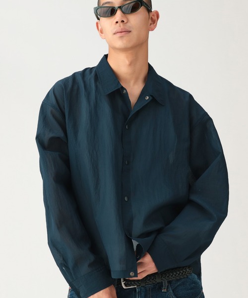 BEAMS(ビームス)の「ショートレングス シアー コーチシャツ【ワイドショートフィット】(シャツ/ブラウス・メンズ・グレー/ネイビー・S/M/L/XL)」の18枚目の写真