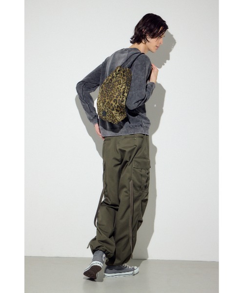 AZUL by moussy（アズールバイマウジー）の「アップリケナップサック（バックパック/リュック・メンズ・ブラック/ベージュ系その他・FREE）」の12枚目の写真