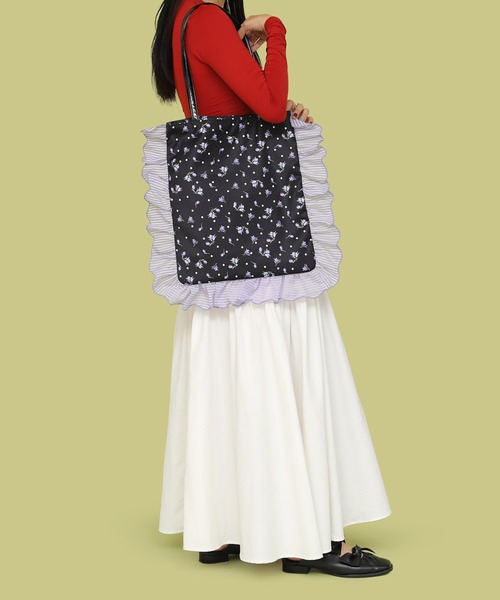 Casselini（キャセリーニ）の「Casselini(キャセリーニ)花柄プリントトート（トートバッグ・レディース・グリーン/ブラック/ブルー・FREE）」の11枚目の写真