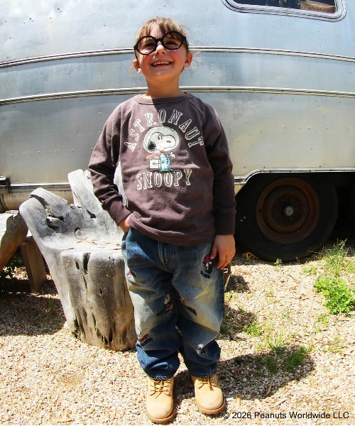 DENIM DUNGAREE（デニムダンガリー）の「Vintage Cotton Jersey SNOOPY ASTRONAUT Tee（Tシャツ/カットソー・キッズ・ブラック・145）」の5枚目の写真