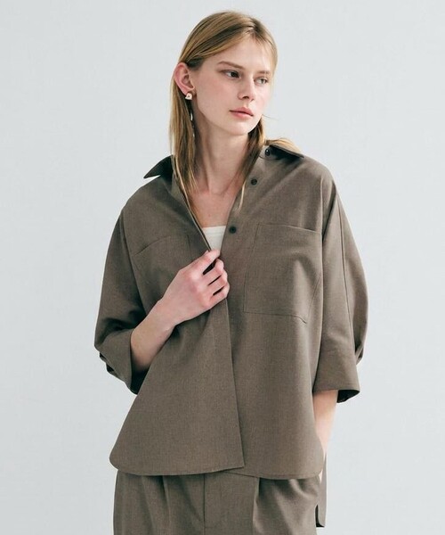 uncrave（アンクレイヴ）の「ウォッシャブルドライサップ ドルマンシャツ（シャツ/ブラウス・レディース・グレー系/ベージュ系1/ネイビー系/ブラック系/黄土色系・F）」の2枚目の写真