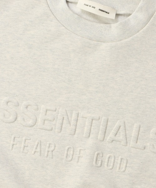 FOG ESSENTIALS（エフオージーエッセンシャルズ）の「ESSENTIALS Classic Crewneck Sweatshirt  エッセンシャルズ（スウェット・メンズ・オートミール・LARGE/MEDIUM/SMALL/X-LARGE）」の3枚目の写真