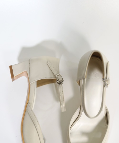 hiamu（ヒアム）の「【着用動画あり・4色展開】ヒアムロゴポイントメリージェーンパンプス/2026 SS NEW COLLECTION（パンプス・レディース・アイボリー/ブラック/シルバー/ブラックミックス・22.5㎝/23.0cm/23.5cm/24.0cm/24.5cm/25.0cm）」の8枚目の写真