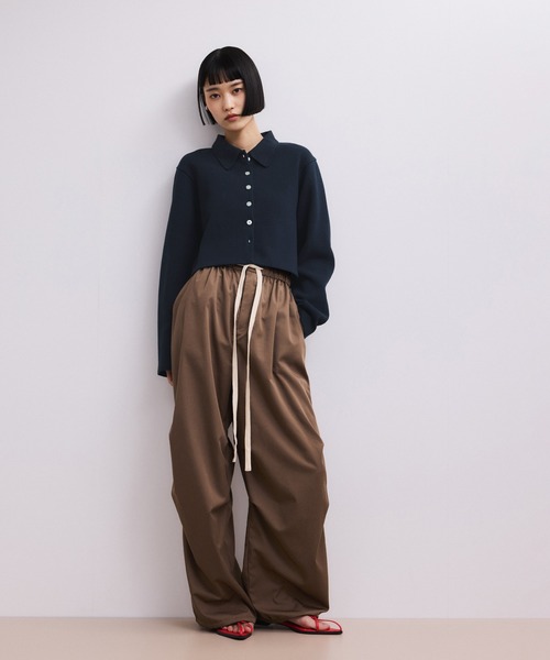 ADAM ET ROPE'(アダムエロペ)の「【WEB限定】カーディガンセットワンピース(ワンピース・レディース・ブラック/ブラウン系その他/ネイビー・FREE)」の5枚目の写真