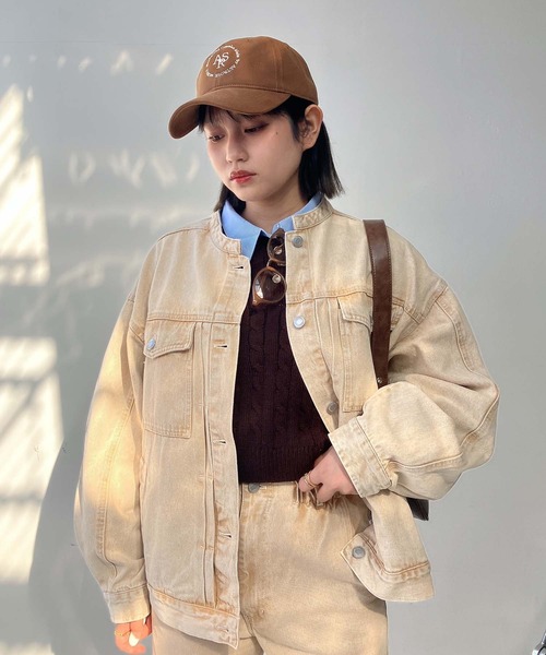 AS KNOW AS plus（アズノゥアズプラス）の「◯ノーカラーオーバーサイズデニムジャケット　セットアップ可能 【UNISEX ITEM】（デニムジャケット・レディース・ネイビー系/イエロー系/ブラック系・FREE）」の4枚目の写真