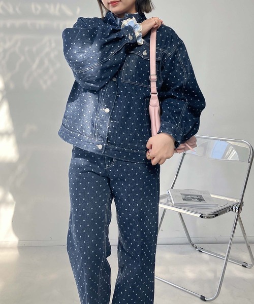 AS KNOW AS plus（アズノゥアズプラス）の「◯ノーカラーオーバーサイズデニムジャケット　セットアップ可能 【UNISEX ITEM】（デニムジャケット・レディース・ネイビー系/イエロー系/ブラック系・FREE）」の15枚目の写真