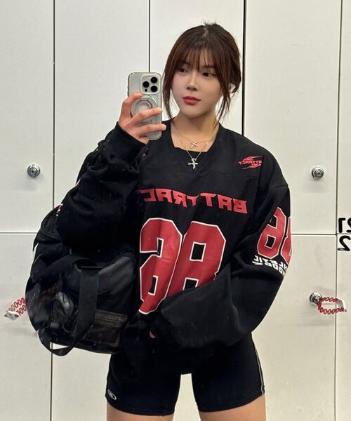 BATTRACT(バトラクト)の「シンボルアスレチックラグビーシャツ_ホワイト(Tシャツ/カットソー・メンズ・ホワイト/レッド・MEDIUM/LARGE)」の4枚目の写真