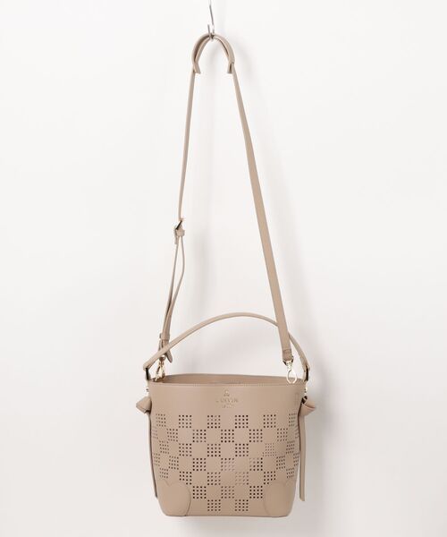 LANVIN en Bleu（ランバンオンブルー）の「ペルフォレ 2wayバッグ（ハンドバッグ・レディース・オフホワイト/ベージュ/ブラック・FREE）」の3枚目の写真