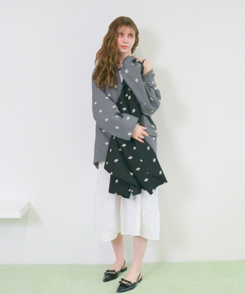 mic by Olu.(ミックバイオルドット)の「< ZOZOTOWN限定 >フラワーエンブロイダリ―ジャケット(テーラードジャケット・レディース・グレー/ブラック・FREE)」の10枚目の写真