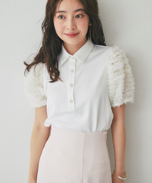 La boutique BonBon（ラブティックボンボン）の「フリルチュールスリーブビジュー釦ブラウス（シャツ/ブラウス・レディース・ブラック/ホワイト・FREE）」の4枚目の写真