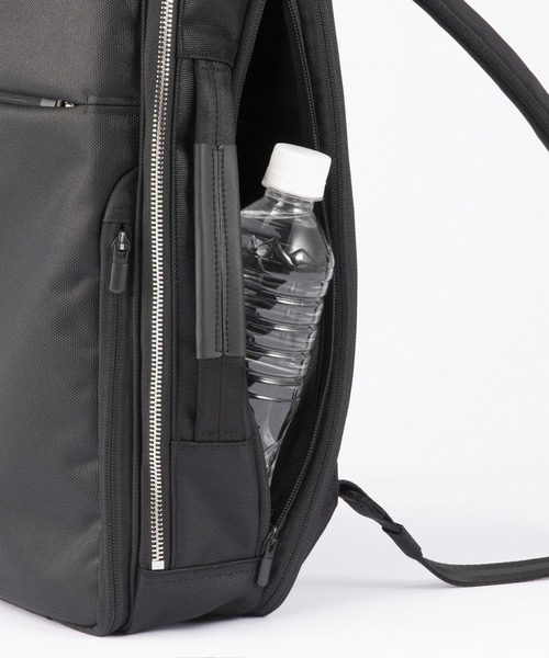 ace.(エース)の「ビジネスリュック ガジェタブルR 10th 16L B4サイズ 15.6インチPC 限定モデル 68962(ビジネスバッグ・メンズ・ブラック・FREE)」の4枚目の写真