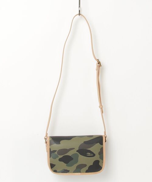 A BATHING APE(アベイシングエイプ)の「1ST CAMO LEATHER SHOULDER BAG(ショルダーバッグ・メンズ・グリーン・FREE)」の7枚目の写真