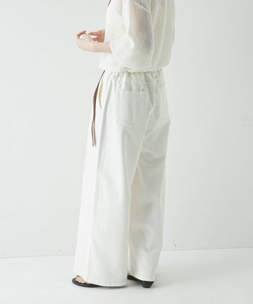 URBAN RESEARCH(アーバンリサーチ)の「『3サイズ展開』綿麻デニムイージーパンツ(デニムパンツ・レディース・ホワイト/ライトブルー・40/38/36)」の4枚目の写真