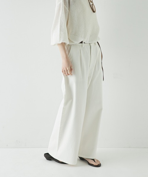 URBAN RESEARCH（アーバンリサーチ）の「綿麻デニムイージーパンツ（デニムパンツ・レディース・ホワイト/ライトブルー・40/38/36）」の5枚目の写真