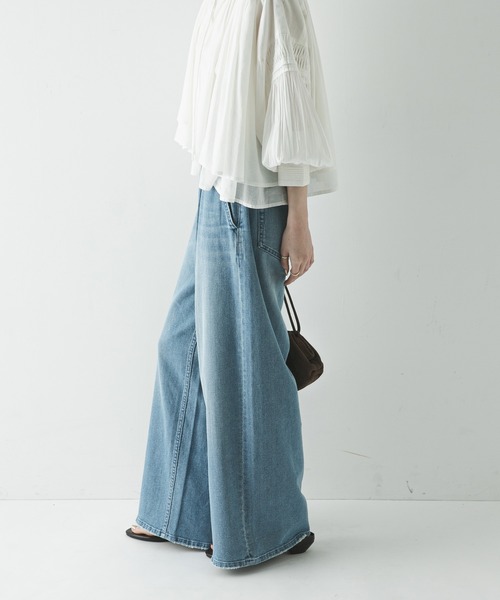 URBAN RESEARCH（アーバンリサーチ）の「綿麻デニムイージーパンツ（デニムパンツ・レディース・ホワイト/ライトブルー・40/38/36）」の14枚目の写真