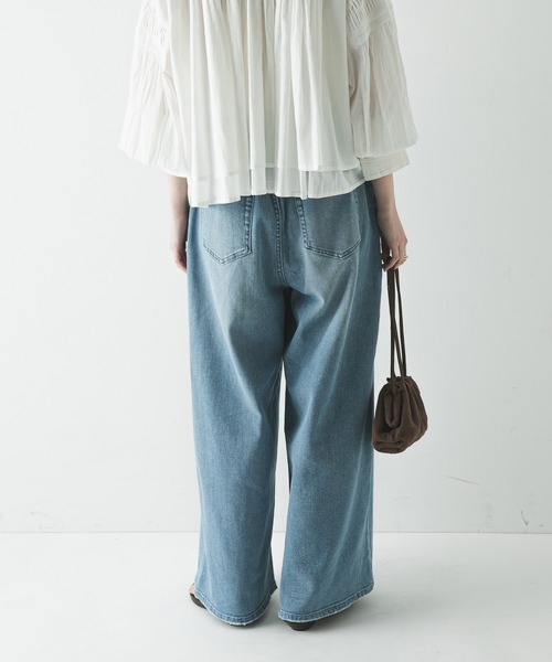 URBAN RESEARCH（アーバンリサーチ）の「綿麻デニムイージーパンツ（デニムパンツ・レディース・ホワイト/ライトブルー・40/38/36）」の15枚目の写真