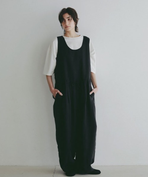 ETRE TOKYO(エトレトウキョウ)の「【先行予約限定 10%OFF】クルーネックキュプラタンクオールインワン(つなぎ/オールインワン・レディース・ブラック/ブラウン・S/M)」の1枚目の写真