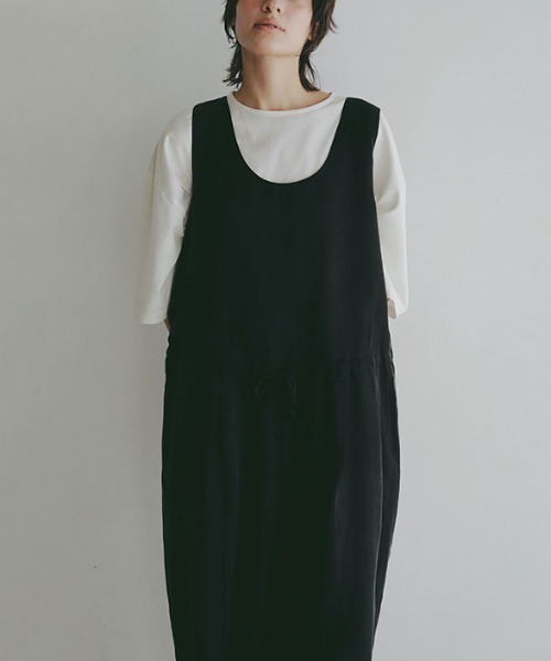 ETRE TOKYO(エトレトウキョウ)の「【先行予約限定 10%OFF】クルーネックキュプラタンクオールインワン(つなぎ/オールインワン・レディース・ブラック/ブラウン・S/M)」の9枚目の写真