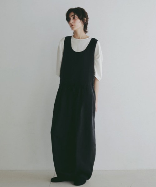 ETRE TOKYO(エトレトウキョウ)の「【先行予約限定 10%OFF】クルーネックキュプラタンクオールインワン(つなぎ/オールインワン・レディース・ブラック/ブラウン・S/M)」の10枚目の写真