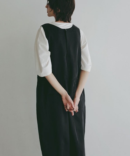 ETRE TOKYO(エトレトウキョウ)の「【先行予約限定 10%OFF】クルーネックキュプラタンクオールインワン(つなぎ/オールインワン・レディース・ブラック/ブラウン・S/M)」の13枚目の写真