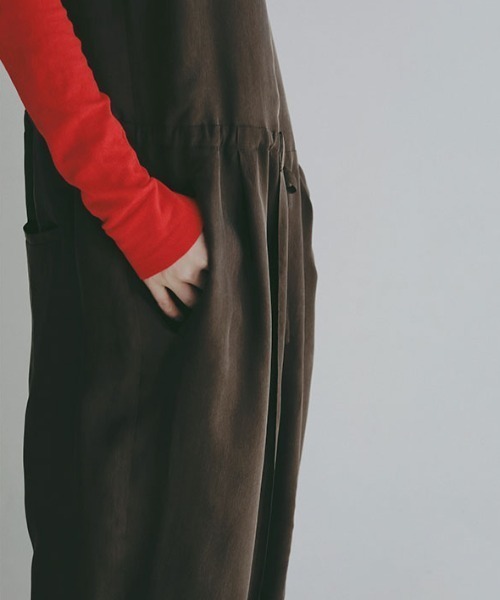 ETRE TOKYO(エトレトウキョウ)の「【先行予約限定 10%OFF】クルーネックキュプラタンクオールインワン(つなぎ/オールインワン・レディース・ブラック/ブラウン・S/M)」の7枚目の写真