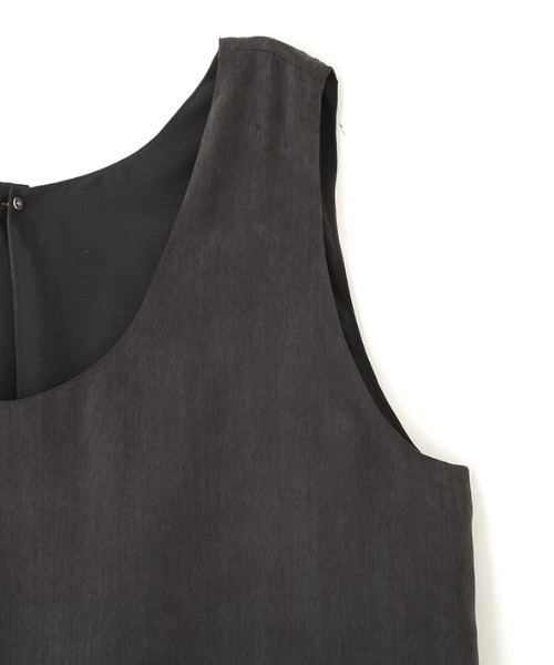 ETRE TOKYO(エトレトウキョウ)の「【先行予約限定 10%OFF】クルーネックキュプラタンクオールインワン(つなぎ/オールインワン・レディース・ブラック/ブラウン・S/M)」の22枚目の写真