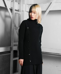 Ruze（ルゼ）の「Out button half long high neck knit / アウトボタンハーフロングハイネックニット（ニット/セーター）」