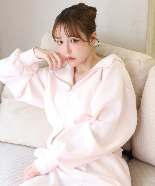 one after another NICE CLAUP（ワンアフターアナザーナイスクラップ）の「チュールロゴショートパーカー（パーカー・レディース・オフホワイト/ピンク/サックスブルー/グレー・FREE）」の4枚目の写真