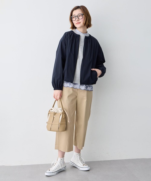 Petit Honfleur(プチオンフルール)の「ギャザーショートブルゾン【撥水】(その他アウター・レディース・ネイビー/ベージュ・9号/11号/13号)」の13枚目の写真
