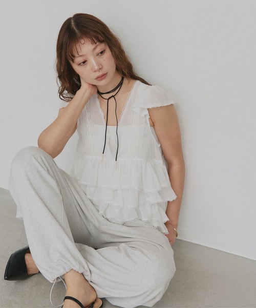 ad thie(アドティエ)の「ティアード フリル ノースリーブブラウス(シャツ/ブラウス・レディース・チャコール/オフホワイト・FREE)」の11枚目の写真