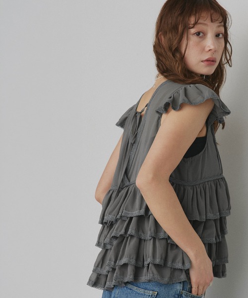 ad thie(アドティエ)の「ティアード フリル ノースリーブブラウス(シャツ/ブラウス・レディース・チャコール/オフホワイト・FREE)」の22枚目の写真