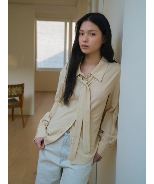 UNNOUT（アナウト）の「RELAXED TIE BLOUSE BUTTER（シャツ/ブラウス・レディース・その他・FREE）」の3枚目の写真