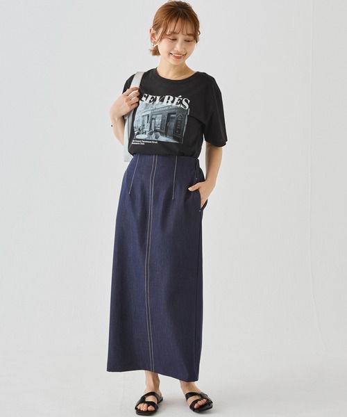 LAVEANGE(ラビアンジェ)の「デニムライクナロースカート|美シルエット/キレイめカジュアル/Iライン/ロング丈/裾スリット/ウエストゴム(スカート・レディース・ネイビー/ブラック・4L/3L/LL/M)」の14枚目の写真