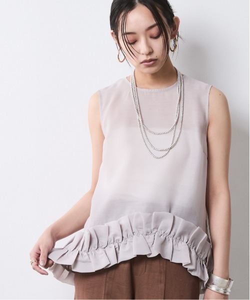 CHIC STYLE(シックスタイル)の「裾フリルシアーノースリーブブラウス<大きいサイズ有>シックスタイル(シャツ/ブラウス・レディース・ライトベージュ/ブラック・5L/4L/3L/LL/L/M)」の1枚目の写真