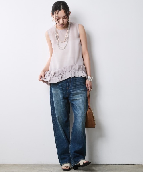 CHIC STYLE(シックスタイル)の「裾フリルシアーノースリーブブラウス<大きいサイズ有>シックスタイル(シャツ/ブラウス・レディース・ライトベージュ/ブラック・5L/4L/3L/LL/L/M)」の11枚目の写真