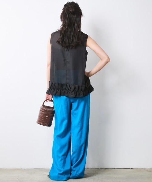 CHIC STYLE(シックスタイル)の「裾フリルシアーノースリーブブラウス<大きいサイズ有>シックスタイル(シャツ/ブラウス・レディース・ライトベージュ/ブラック・5L/4L/3L/LL/L/M)」の21枚目の写真