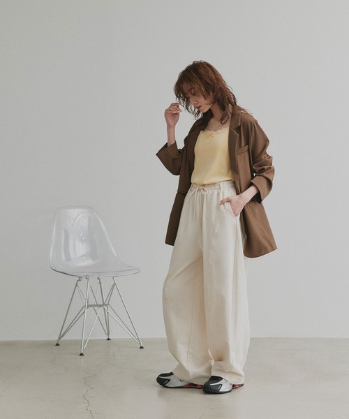 ad thie（アドティエ）の「スウェット ワイド カーブパンツ（スウェットパンツ・レディース・オートミール/チャコール/ブラック/アイボリー/ブラウン・MEDIUM/LARGE）」の8枚目の写真