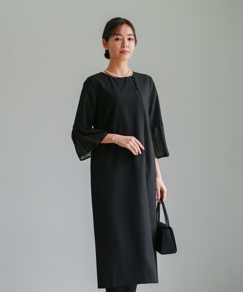 White Collection(ホワイトコレクション)の「喪服・礼服【洗えるフォーマル】フロント開き・フレアシフォン袖ワンピース(ワンピース・レディース・ブラック・3L(UB-)/LL/L/M/S)」の1枚目の写真