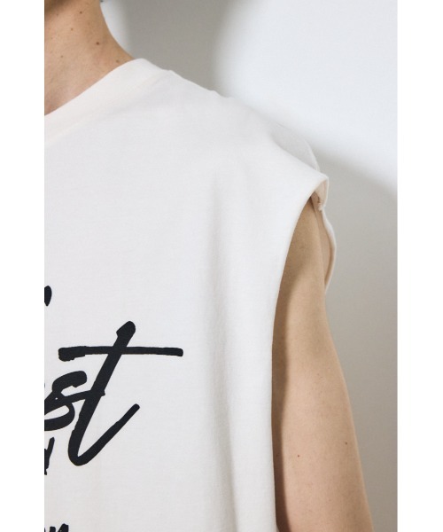 AZUL by moussy（アズールバイマウジー）の「ピグメントノースリーブトップス　夏服　春服　秋服　筋トレ　ジム（Tシャツ/カットソー・メンズ・ベージュ/ブラック/レッド/オフホワイト・MEDIUM/LARGE）」の7枚目の写真